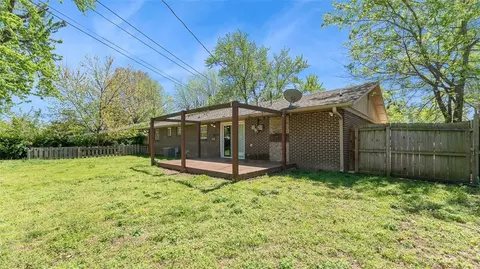 Exterior - 1910 Dee Ave, Springdale, AR 72762 photo 9 of 13