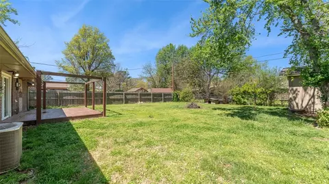 Exterior - 1910 Dee Ave, Springdale, AR 72762 photo 12 of 13