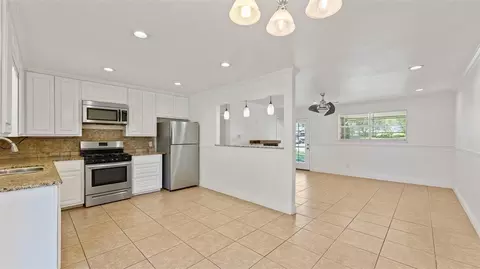 Kitchen - 1910 Dee Ave, Springdale, AR 72762 photo 2 of 8