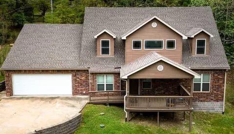 22787 Raymond St, Springdale, AR 72764