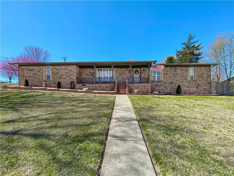 1102 Maria Dr, Harrison, AR 72601