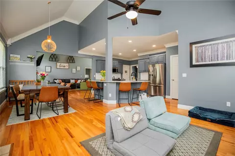 1727 S 41st St, Rogers, AR 72758