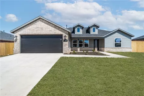 1008 Autumn Royal Ave, Lowell, AR 72745