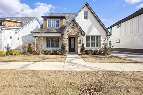 856 NW A St, Bentonville, AR 72712