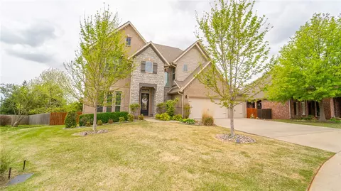 3195 N Blue Star Dr, Fayetteville, AR 72703