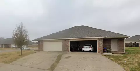 1330 A B Dove Loop, Springdale, AR 72764