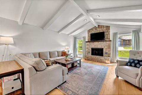 11 Adams Ln, Bella Vista, AR 72715