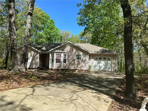 330 Hummingbird Ln, Eureka Springs, AR 72632