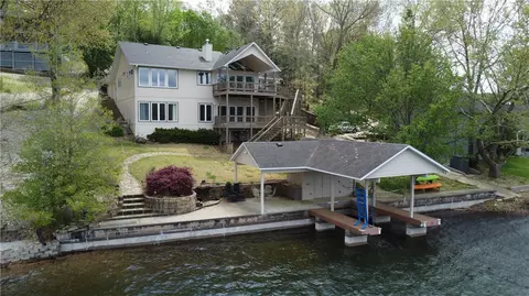 67 Kensington Dr, Bella Vista, AR 72715