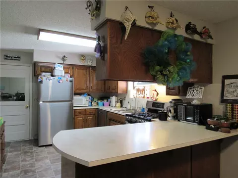 Kitchen - 2004 Cardinal Dr, Springdale, AR 72764 photo 3 of 4