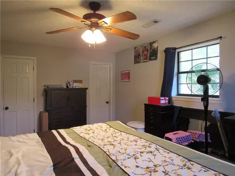 Bedroom - 2004 Cardinal Dr, Springdale, AR 72764 photo 2 of 6