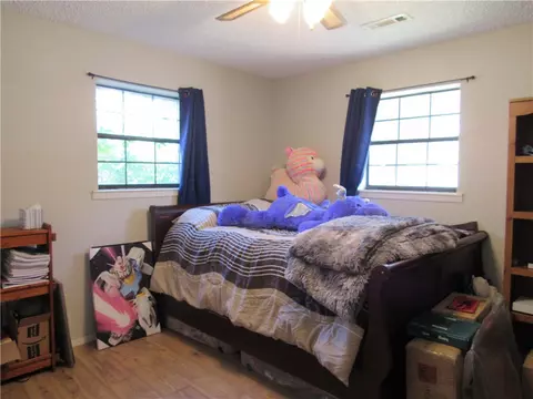 Bedroom - 2004 Cardinal Dr, Springdale, AR 72764 photo 5 of 6