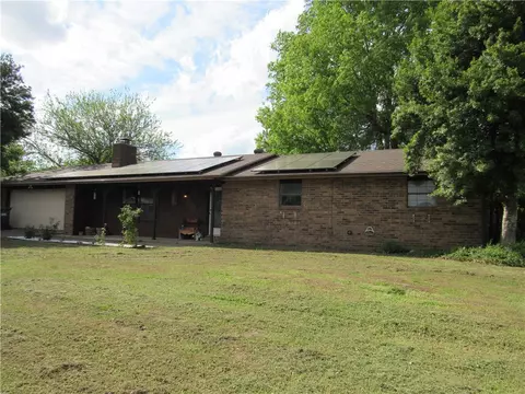 Exterior - 2004 Cardinal Dr, Springdale, AR 72764 photo 5 of 9