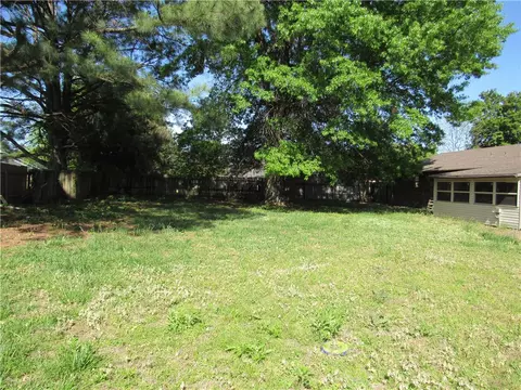 Exterior - 2004 Cardinal Dr, Springdale, AR 72764 photo 9 of 9