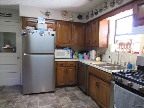 Kitchen - 2004 Cardinal Dr, Springdale, AR 72764 photo 1 of 4