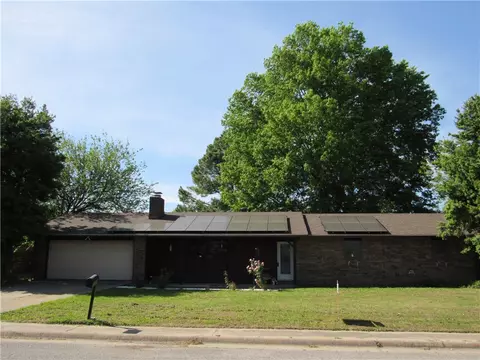 Exterior - 2004 Cardinal Dr, Springdale, AR 72764 photo 3 of 9