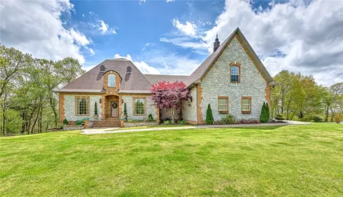 17793 Bluffview Dr, Springdale, AR 72764