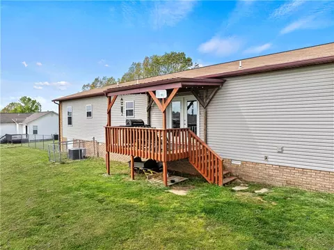 Exterior - 2402 Witty Ct, Harrison, AR 72601 photo 3 of 10
