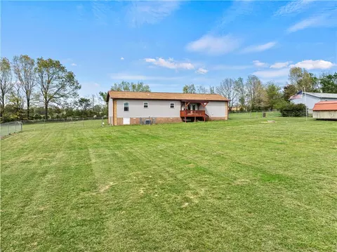 Exterior - 2402 Witty Ct, Harrison, AR 72601 photo 5 of 10