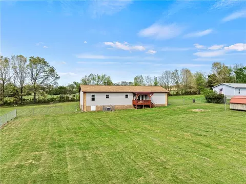 Exterior - 2402 Witty Ct, Harrison, AR 72601 photo 4 of 10
