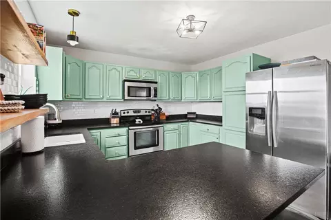 Kitchen - 2402 Witty Ct, Harrison, AR 72601 photo 2 of 3