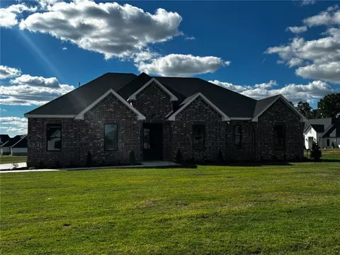 906 Noah St, Fayetteville, AR 72703
