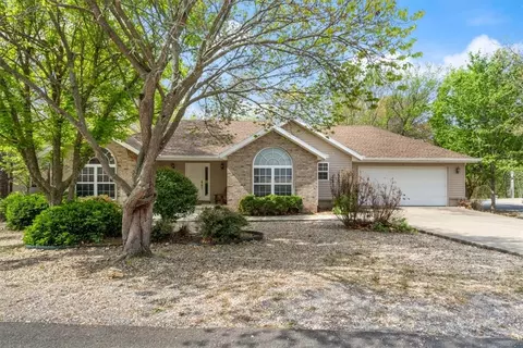 2 Meyer Ln, Bella Vista, AR 72714
