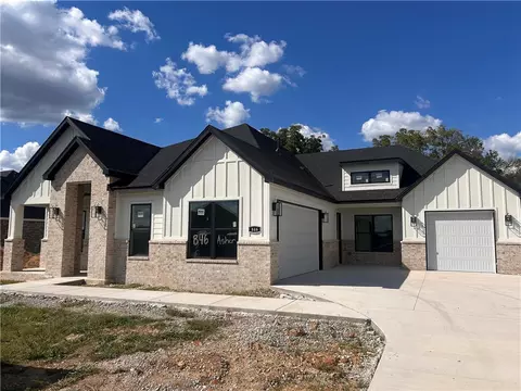 846 Asher St, Fayetteville, AR 72703