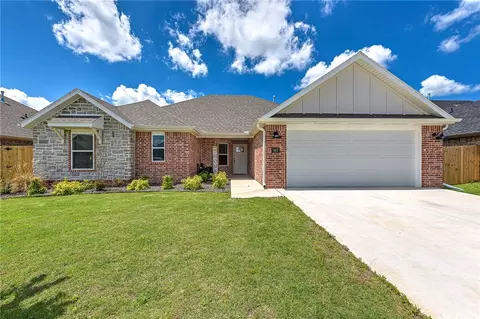 987 Sugar Pine St, Springdale, AR 72762