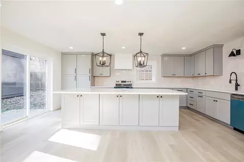 37 Elizabeth Dr, Bella Vista, AR 72715