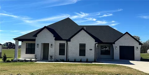 922 Noah St, Fayetteville, AR 72703