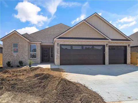 711 Dillon St, Bentonville, AR 72713