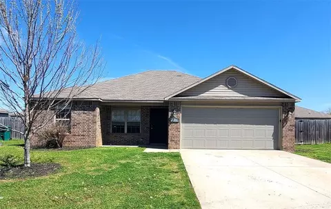 3407 Justice Dr, Springdale, AR 72764