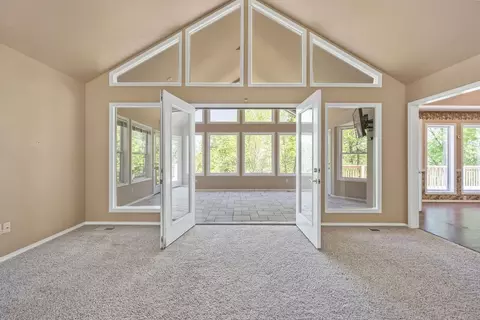 5 Grier Dr, Bella Vista, AR 72715