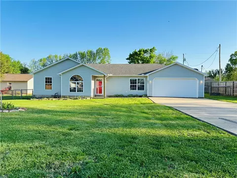 2036 Park Cir, Pea Ridge, AR 72751