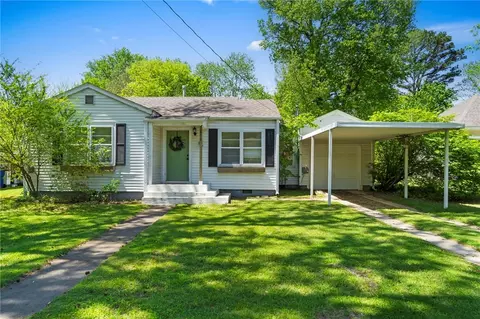 610 S Oak Hill St, Siloam Springs, AR 72761
