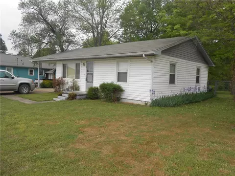 921 S Morningside Dr, Fayetteville, AR 72701
