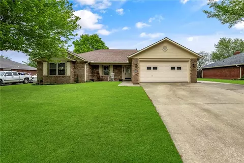 4500 Kendra Ave, Springdale, AR 72762