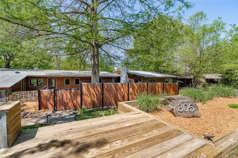 805 N Crest Dr, Fayetteville, AR 72701
