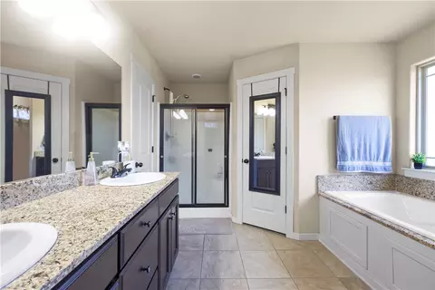 Bath - 3891 Deerhurst St, Springdale, AR 72764 photo 4 of 5