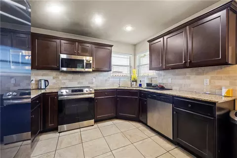 Kitchen - 3891 Deerhurst St, Springdale, AR 72764 photo 1 of 3