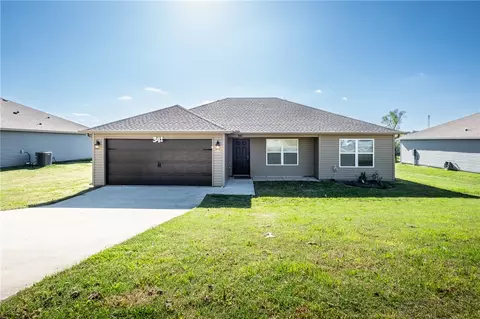 341 Cooper St, Huntsville, AR 72740
