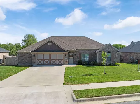 541 Parkside Cv, Springdale, AR 72764