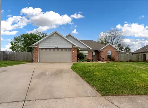 1402 E Freedom, Siloam Springs, AR 72761