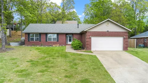 2331 N Mockingbird Ln, Fayetteville, AR 72703