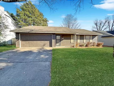 305 33rd St, Rogers, AR 72756