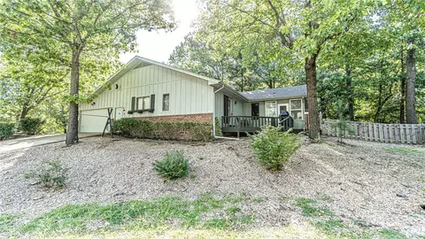 1 Wheatley Ln, Bella Vista, AR 72715