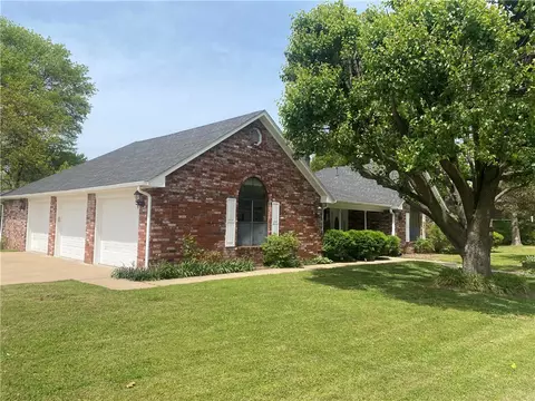 1572 Dick Smith St, Springdale, AR 72764