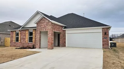 4254 Blossom Ave, Springdale, AR 72764