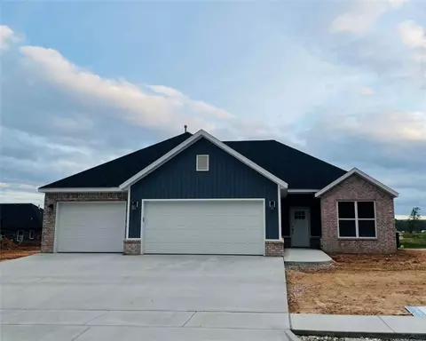 841 E Buchanan St, Prairie Grove, AR 72753